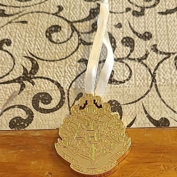 Harry Potter Holiday Ornament - Picture 1 of 3
